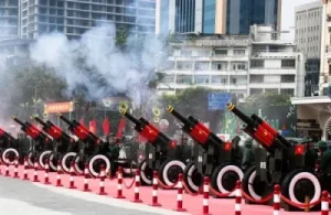 Người dân TPHCM náo nức đón đại lễ thống nhất đất nước