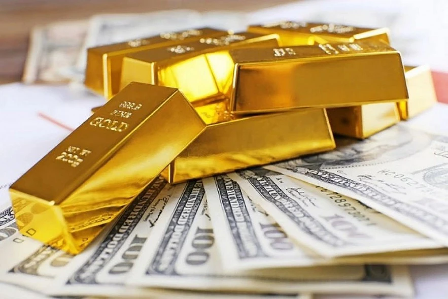 Giá vàng thế giới giảm gần 31 USD/ounce, thị trường trong nước biến động trái chiều