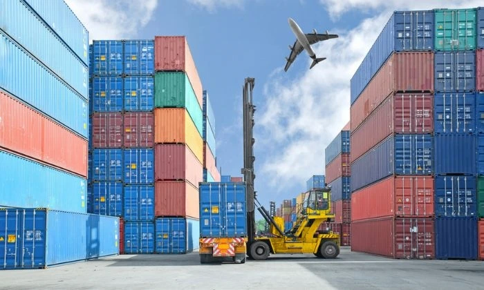 Xuất nhập khẩu Việt Nam quý I/2025 đạt 202,52 tỷ USD, xuất siêu giảm mạnh
