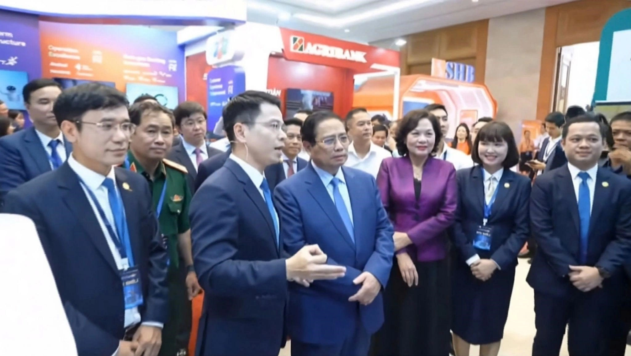 Ngân hàng chuyển đổi số 