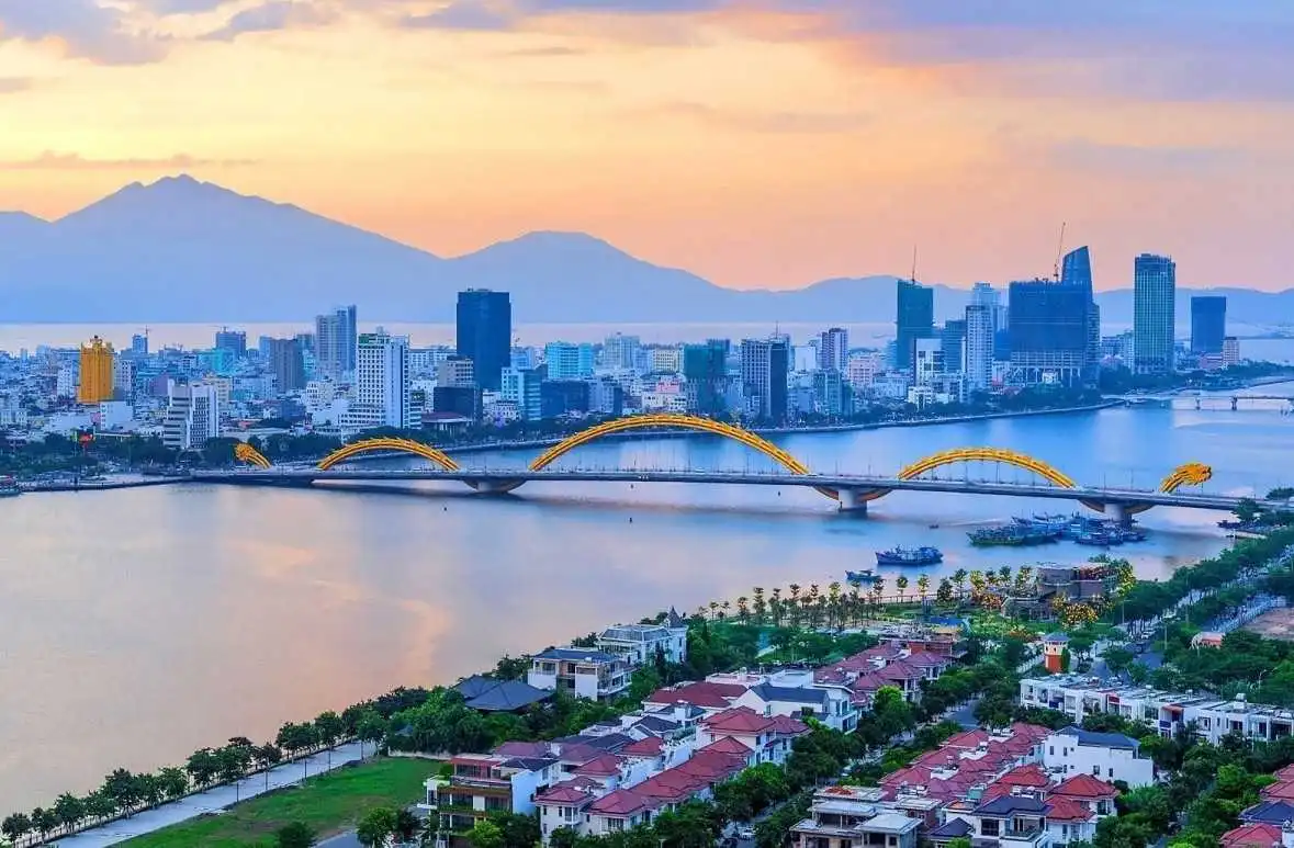 Điểm mạnh của Việt Nam nằm ở khả năng thu hút FDI, với 24,78 tỉ USD vốn đăng ký trong 9 tháng đầu năm