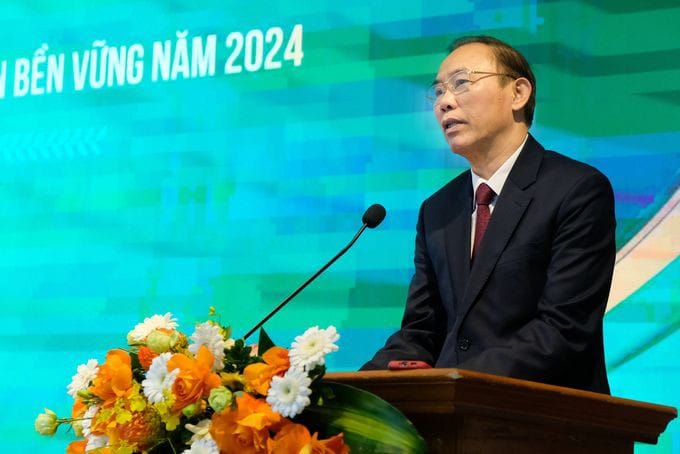 Diễn đàn 2025 là bước tiến, nhưng cần hành động cụ thể từ Nhà nước, như ưu đãi thuế cho doanh nghiệp đầu tư nông nghiệp công nghệ cao, hiện chỉ áp dụng cho 290 doanh nghiệp, theo Bộ Nông nghiệp và Phát triển nông thôn
