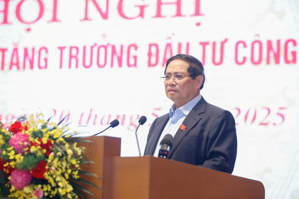 Thủ tướng thay mặt Chính phủ đánh giá cao những kết quả các bộ, ngành, địa phương đã nỗ lực đạt được trong công tác đầu tư công từ đầu năm đến nay. Ảnh: Công Thương