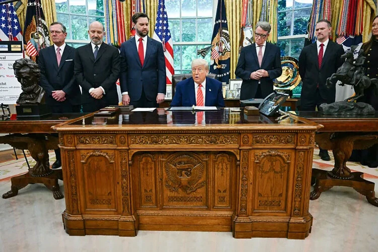 Thỏa thuận Mỹ – Anh báo hiệu hướng đi mới của Trump