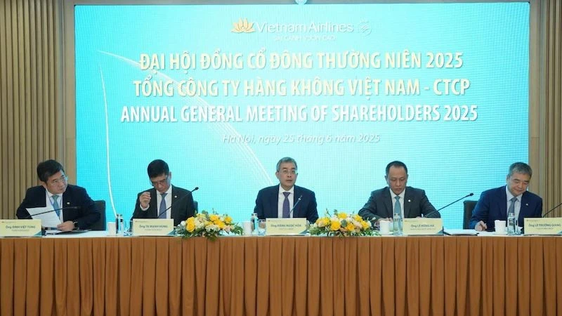 Vietnam Airlines đạt lợi nhuận kỷ lục 7.958 tỉ đồng, doanh thu vượt 112.000 tỉ