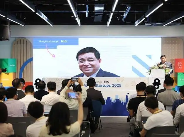 Hai sáng kiến trọng điểm được công bố là Google for Startups AI Bootcamp 2025 và Google for Startups AI Solutions Lab 2025