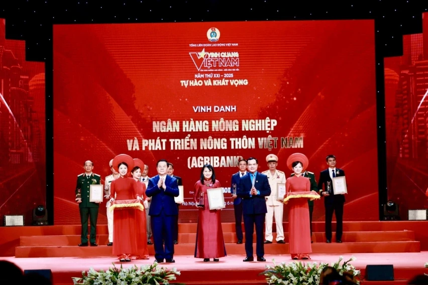 Agribank đứng đầu ngành ngân hàng được vinh danh “Vinh quang Việt Nam” 2025