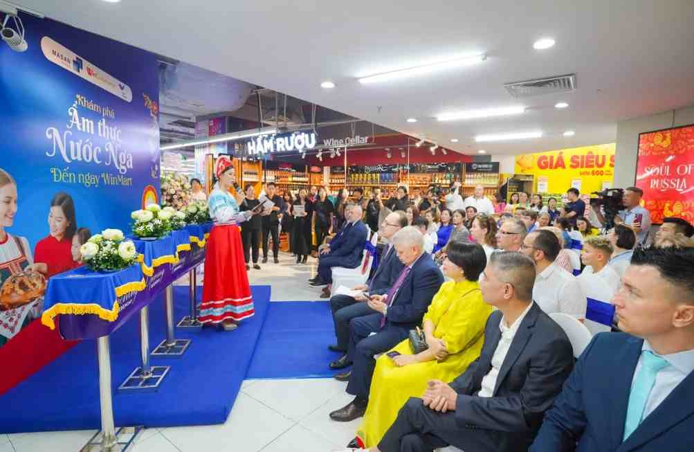 Lễ khai trương Russia Corner tại WinMart Royal City được tổ chức vào ngày 12/6, Ngày Quốc khánh Liên bang Nga, càng tăng thêm ý nghĩa cho sự kiện