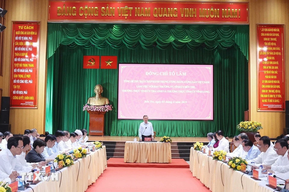 Kinh tế hợp nhất Vĩnh Long-Bến Tre-Trà Vinh