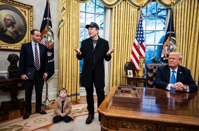 Elon Musk mất 98 tỷ USD trong một ngày sau xung đột với Trump