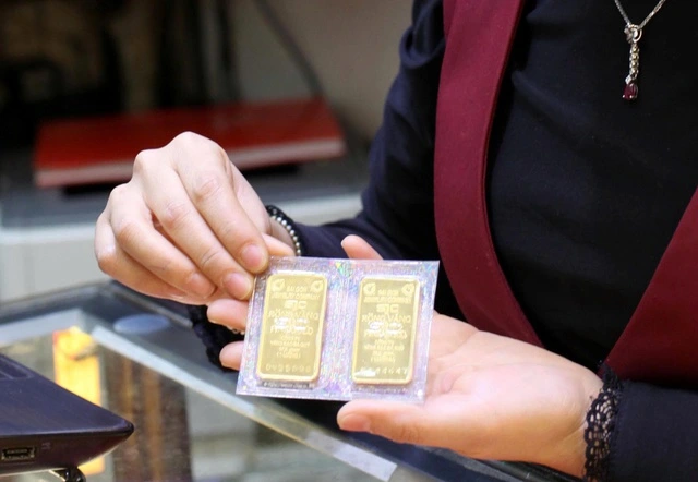 Giá vàng 30/7: Vàng miếng SJC, nhẫn tăng nhẹ, thế giới vượt 3.328 USD