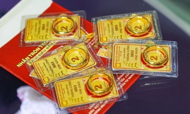 Giá vàng 14/7: Vàng miếng SJC giữ ổn định ở 121,5 triệu đồng/lượng, vàng nhẫn tăng mạnh