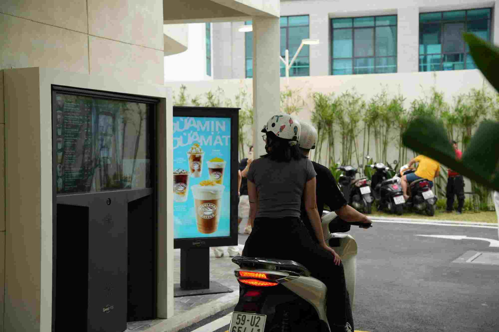 Highlands Coffee mở Drive-Thru đầu tiên, nâng trải nghiệm cà phê hiện đại