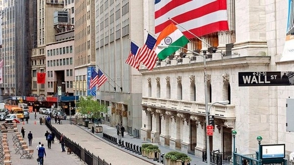 Cổ phiếu phố Wall tăng điểm nhờ thông điệp Trump và lợi nhuận khả quan