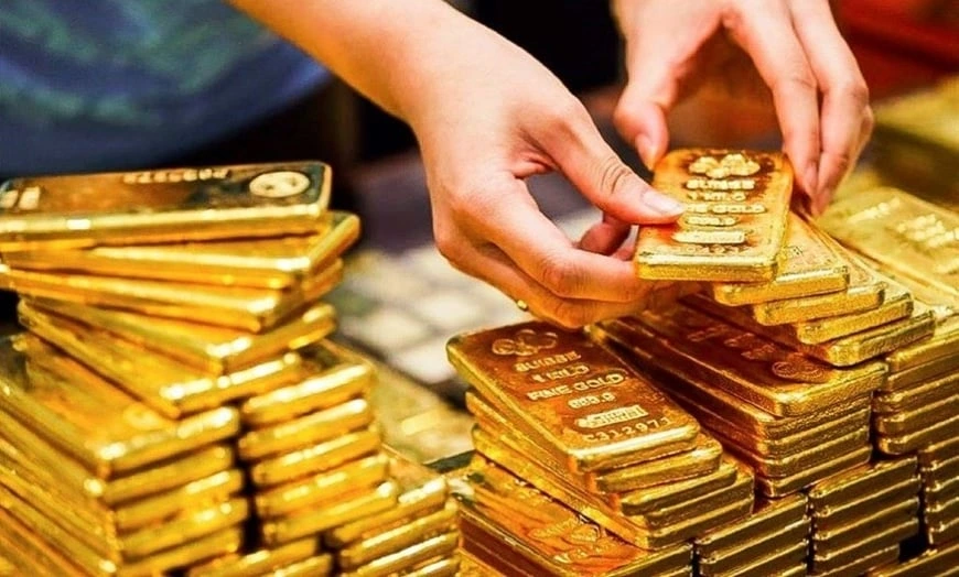 Giá vàng 6/8: Vàng miếng SJC sát kỷ lục, thế giới tăng nhẹ