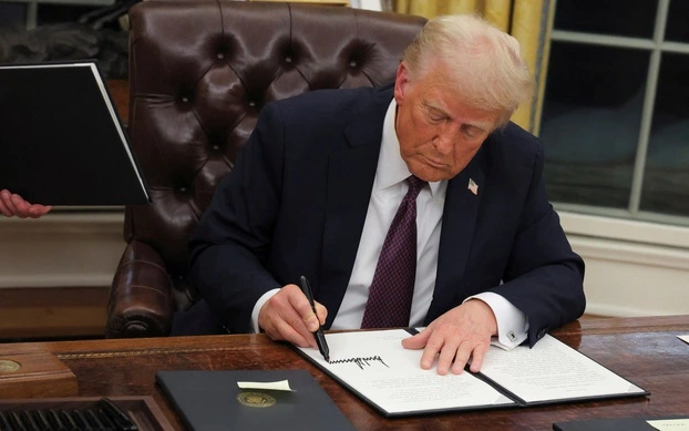 Mỹ muốn thu hồi 7 tỷ USD tài trợ điện mặt trời thời ông Biden