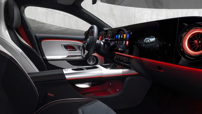 Mercedes tích hợp Microsoft Teams