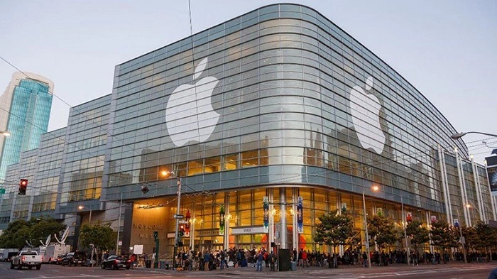 Apple dẫn dắt Phố Wall tăng điểm mạnh với kế hoạch đầu tư 100 tỉ USD