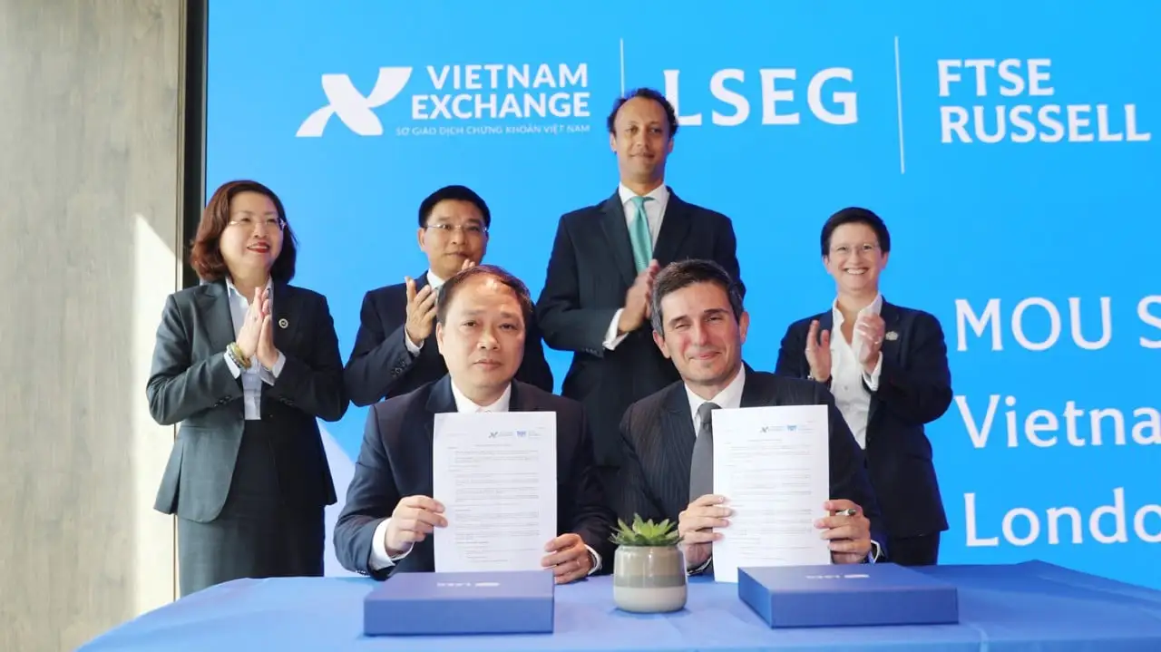 Sở Giao dịch Chứng khoán Việt Nam và FTSE ký kết Biên bản ghi nhớ (MOU). Ảnh: VietnamFinance
