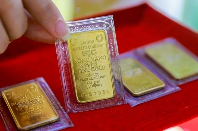 Giá vàng 3/9: SJC giữ mốc 130,6 triệu, PNJ vượt 127,5 triệu