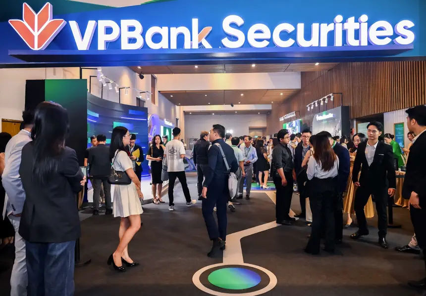 Tiết lộ 2 nền tảng cho “bé Gióng 3 tuổi” VPBankS tăng trưởng nhanh sau IPO từ Tổng giám đốc VPBank Nguyễn Đức Vinh