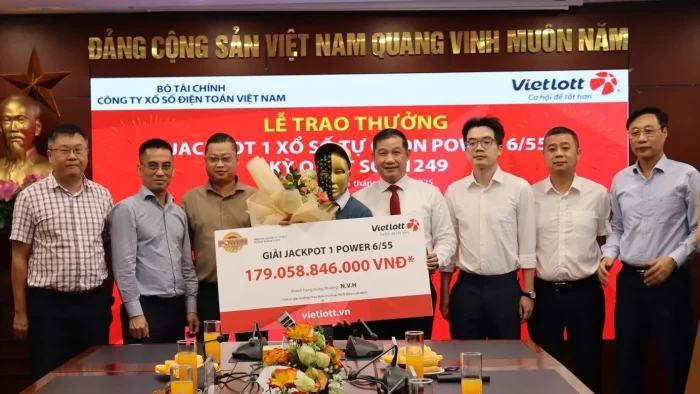 Thầy giáo tại Đà Nẵng trúng giải Vietlott hơn 179 tỷ đồng
