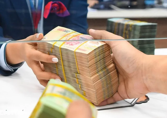 Ngân hàng đồng loạt tăng lãi suất tiết kiệm trước áp lực thanh khoản cuối năm