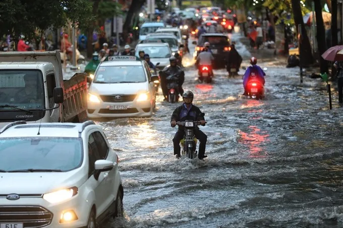 Hà Nội khuyến khích bố trí làm việc trực tuyến khi có tình huống thiên tai xảy ra ngày 6/10