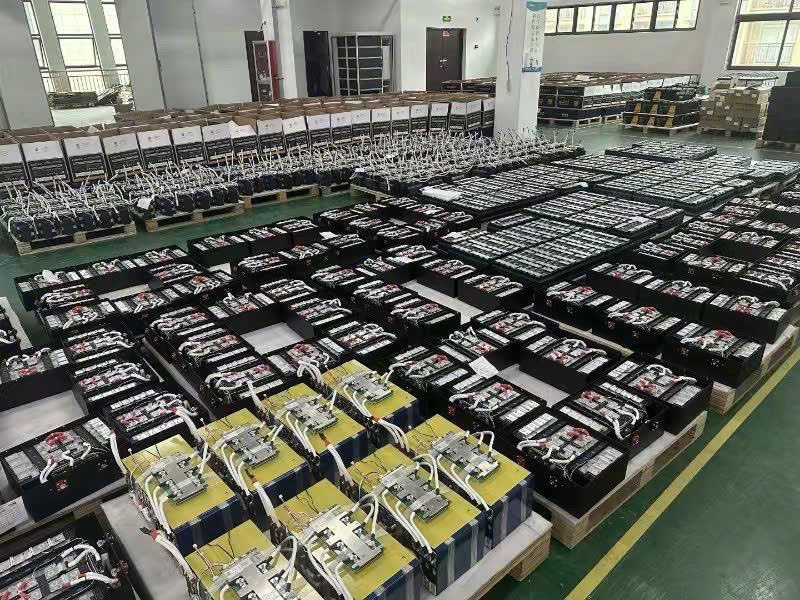 Capital Việt Nam (CRC): Lợi nhuận quý III/2025 tăng hơn 67% nhờ hưởng lợi thuế quan đẩy mạnh xuất khẩu pin năng lượng mặt trời 2 CRC mở rộng chuỗi pin năng lượng - Tài Chính 247