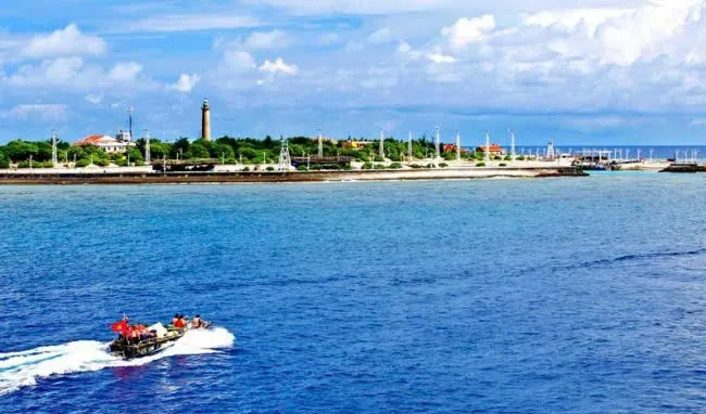 Chiến lược phát triển du lịch biển đảo bền vững tại Trường Sa: Tầm nhìn dân sự hóa và quản trị nguồn lực quốc gia đến năm 2035