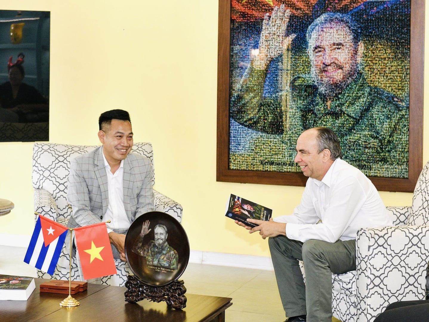 Viện Kinh tế, Văn hóa và Nghệ thuật với ba tác phẩm thể hiện lòng tri ân Lãnh tụ Cuba Fidel Castro Ruz 14 Img 3712 1781168104