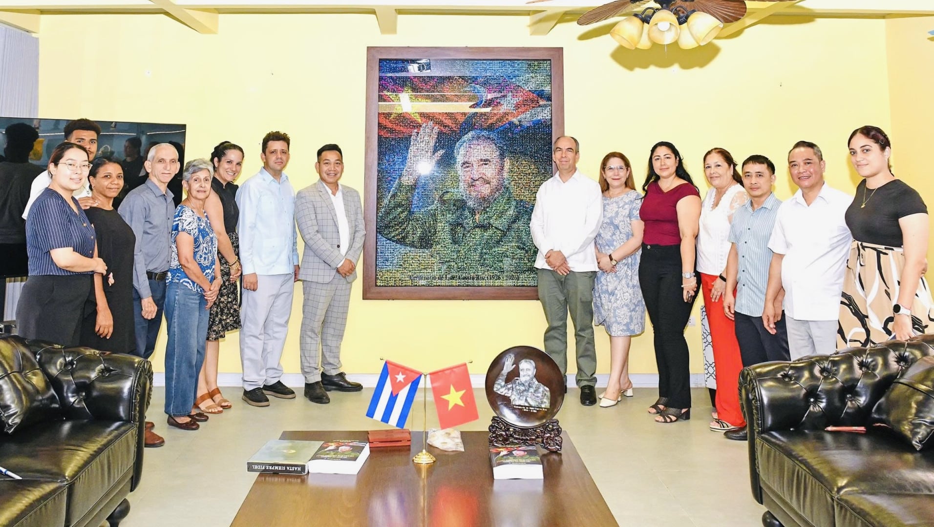 Viện Kinh tế, Văn hóa và Nghệ thuật với ba tác phẩm thể hiện lòng tri ân Lãnh tụ Cuba Fidel Castro Ruz 15 Img 3718 1781169836